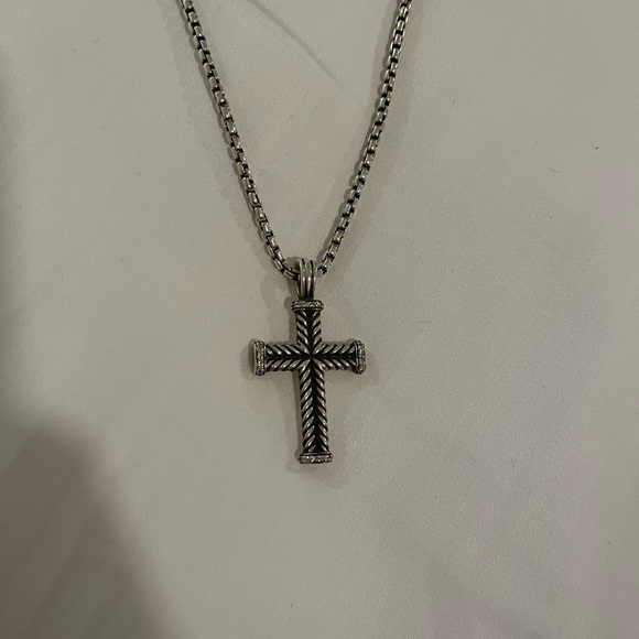 David Yurman Chevron Cross pendant - Picture 6 of 7